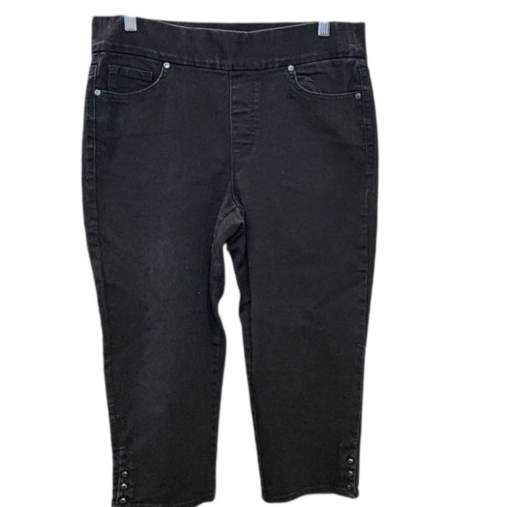 Gloria Vanderbilt All Around Slimming Effect Black Cropped Capri